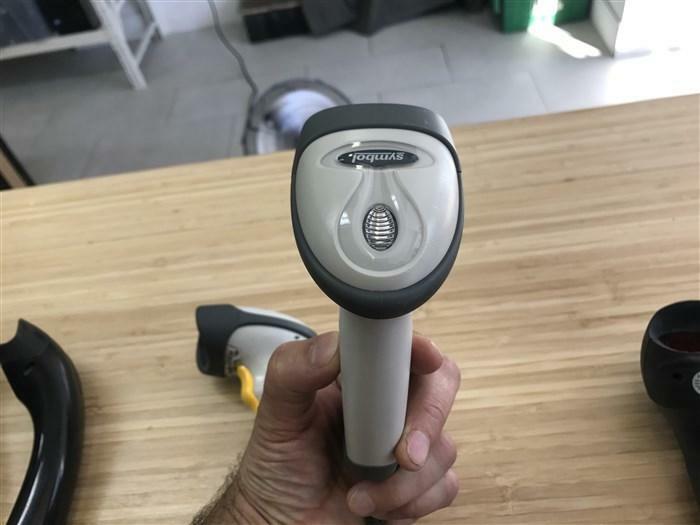 30$ SYMBOL FUSION HONEYWELL LASER BARCODE SCANNER AVEC FIL USAGE 30$