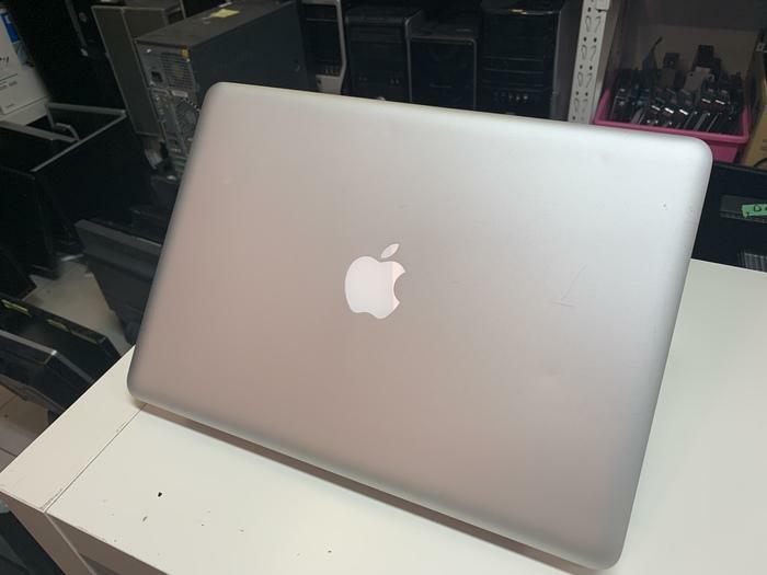 MACBOOK 13 CORE 2 DUO 2.4GHZ 4GB 250GB NVIDIA GEFORCE