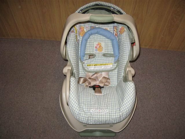 A vendre: Siège d'auto de la marque Graco avec base pour bebe