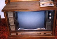 TÉLÉVISION ANCIENNE 25 POUCES