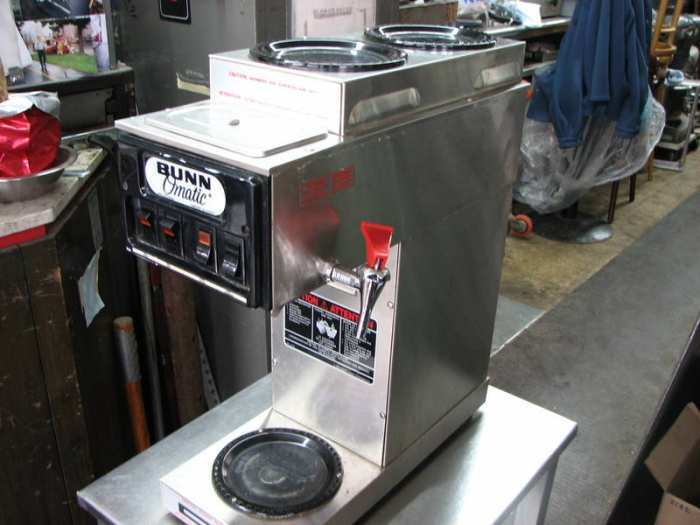 COFFEE MAKER BUNN-OMATIC 110 AND 240 VOLTS