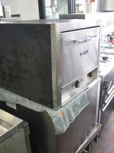 Pizza oven MKE MODEL EP-100 240 volts