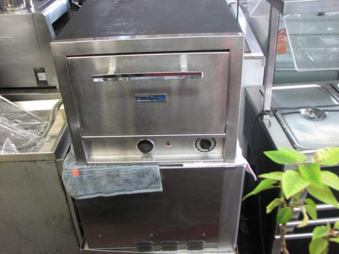 Pizza oven MKE MODEL EP-100 240 volts