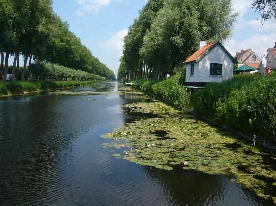 Belgium Flanders Cottage between Bruges and Ghent in the middle of flat land (75 km from Brussels)