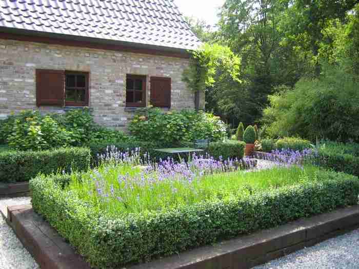 Belgium Flanders Cottage between Bruges and Ghent in the middle of flat land (75 km from Brussels)