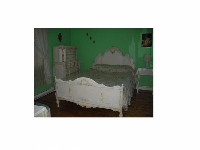 Mobilier de chambre antique