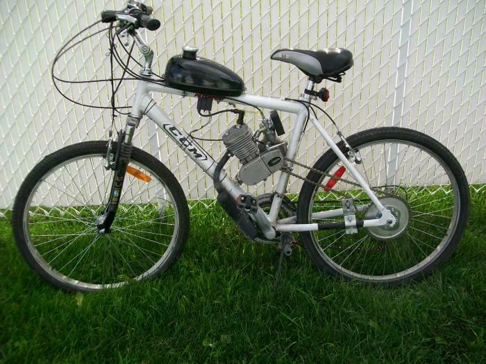 2 gasbikes, deux semaines d'utilisation 600 $ chaque,faites une offre