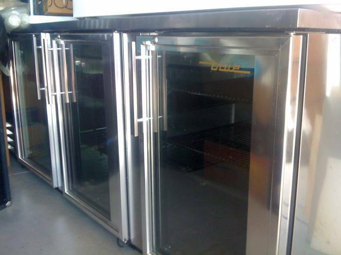 vend frigo professionnel true en inox 3 portes vitré presque neuf