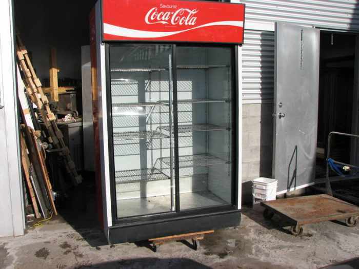 REFRIGÉRATEUR COCA-COLA 2 PORTE VITRÉ AVEC COMPRESSEUR INCORPORÉ