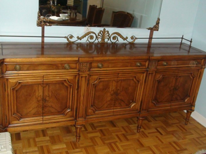 Meubles antique des années 50 Table Chaises Buffet