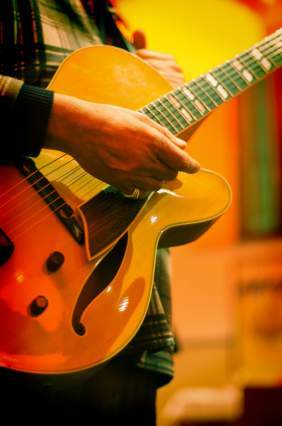 Cours de guitare métro Jean-Talon