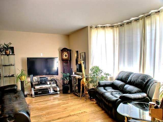 Condo 4 1/2 A Vendre BEACOUP D'EXTRAS