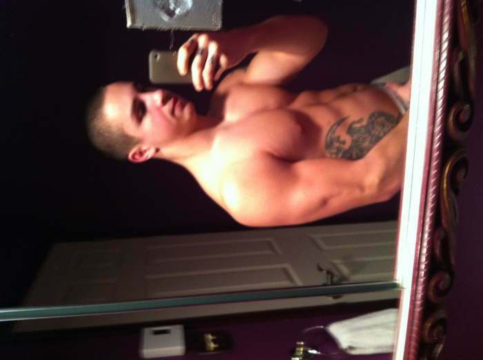 jeune etalon muscler cherche sex