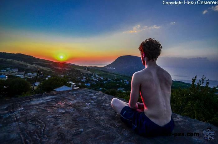 Red Rock Climbing Guest House in Crimea - Ukraine