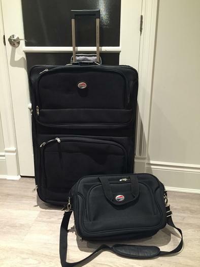 American Tourister 2 piece luggage set (used)