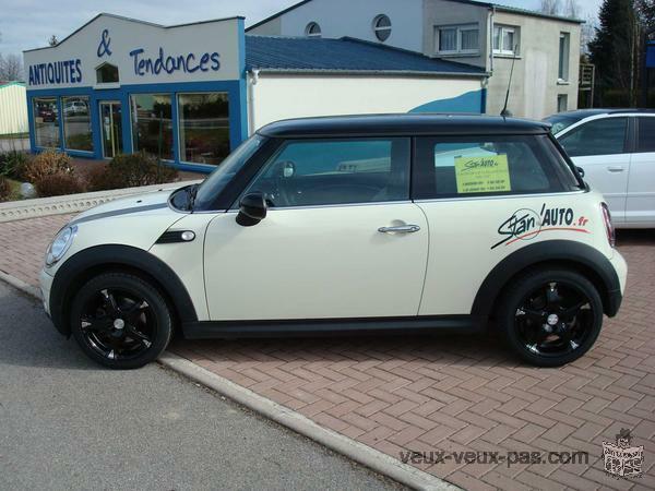 Mini Cooper D 110cv Black & White