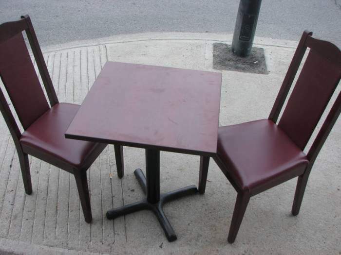 11 TABLES AND 22 CHAIRS MAHOGANY WOOD AND LEATHER MAHOGANY