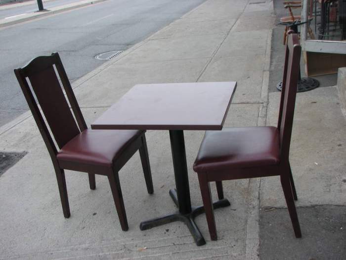 11 TABLES AND 22 CHAIRS MAHOGANY WOOD AND LEATHER MAHOGANY