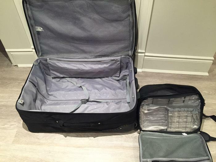 American Tourister 2 piece luggage set (used)