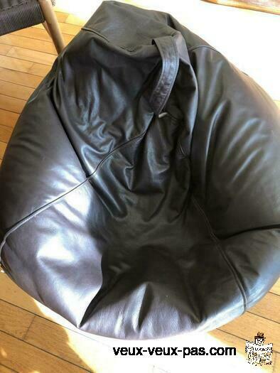 Leather Bean Bag FOR SALE. NEG.!