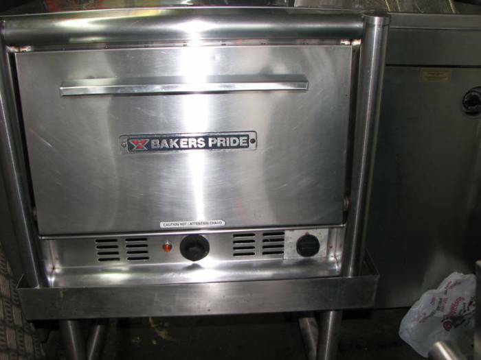 Pizza oven BAKERSPRIDE M0S2E 240 volts