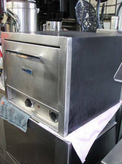 Pizza oven MKE MODEL EP-100 240 volts