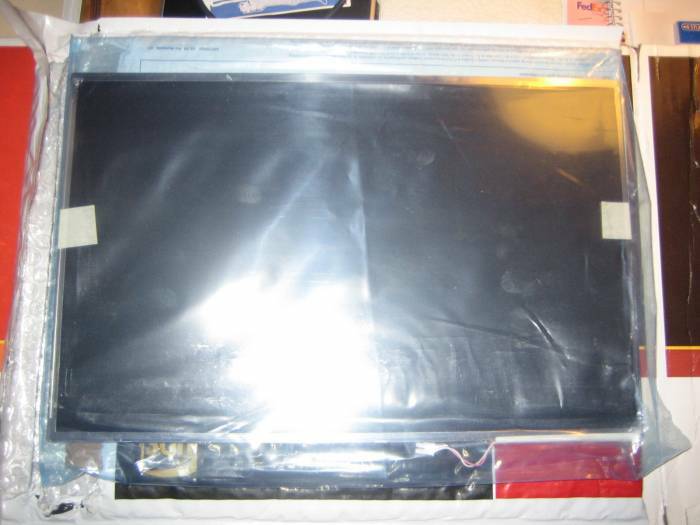 SELL NEW LCD SCREEN FOR TOSHIBA A200-AH3