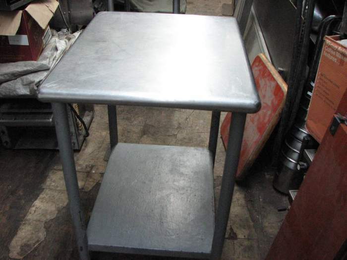 TABLE SERVICE OR WORK 30'STAINLESS STEEL