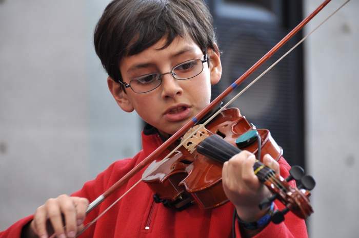Cours de violon en groupe pour enfants